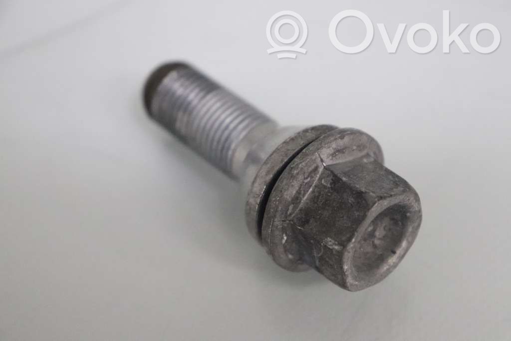Volvo V90 Cross Country Tuercas/tornillos 