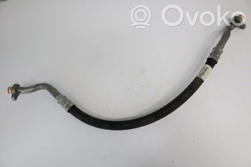 Ilmastointilaitteen putki (A/C)   31407976,31407976