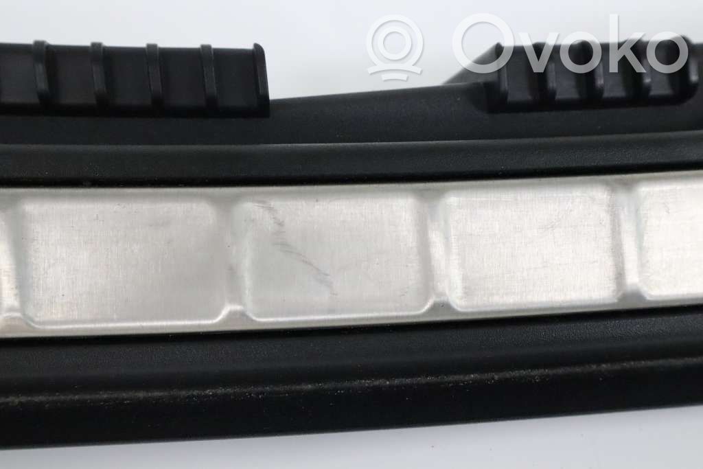 Volvo XC90 Moldura protectora del borde delantero 