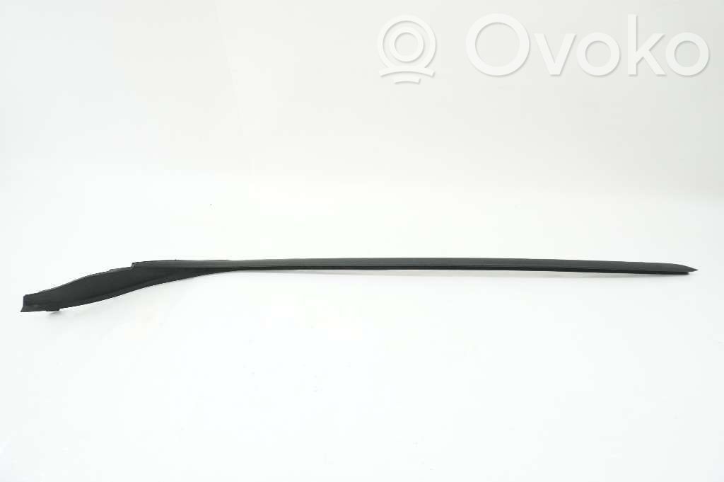 Volvo XC90 Front door trim (molding) 