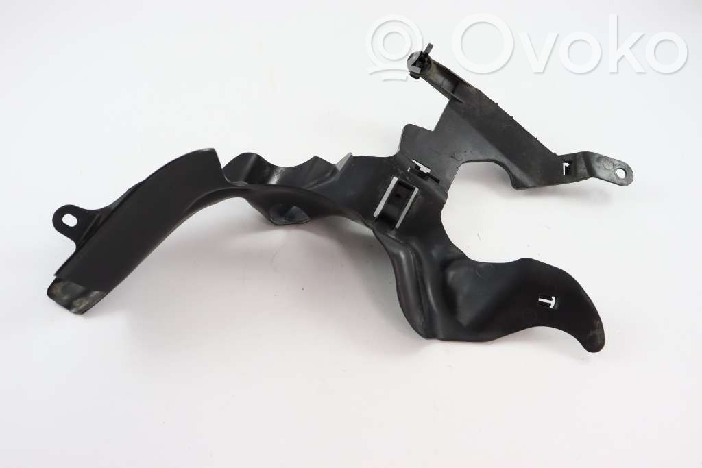 Volvo XC60 Fender mounting bracket 