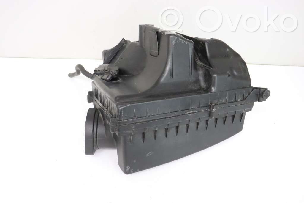 Volvo XC60 Air filter box 