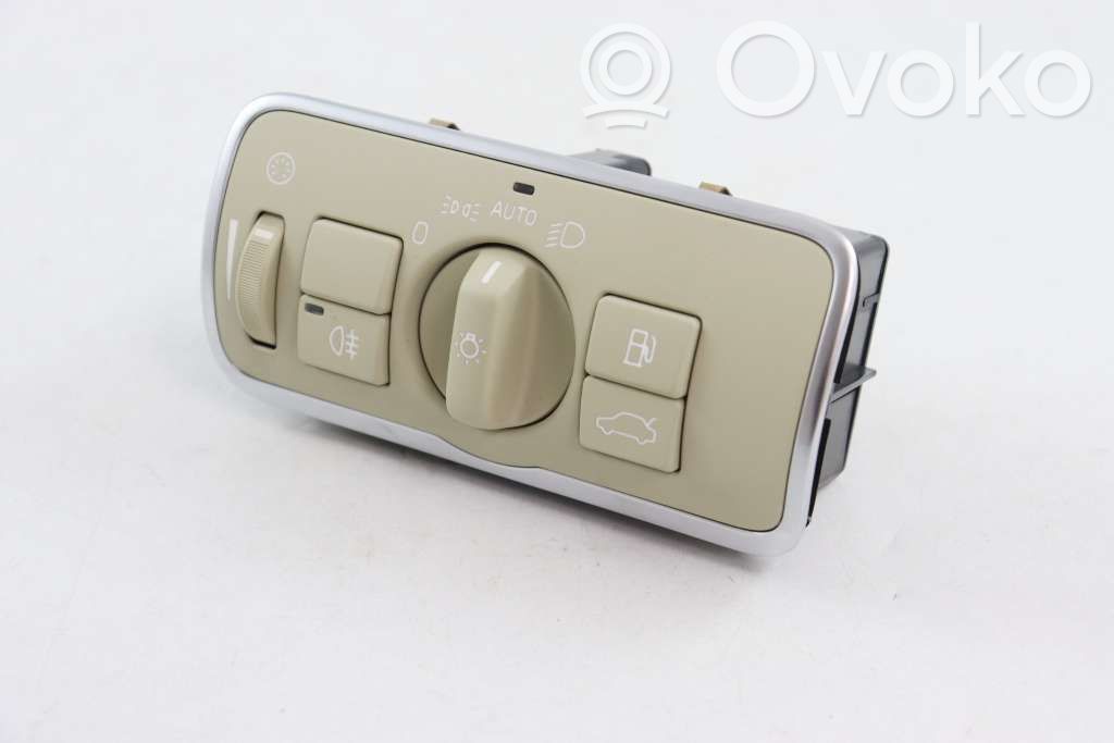 Light switch   31443840,31443840