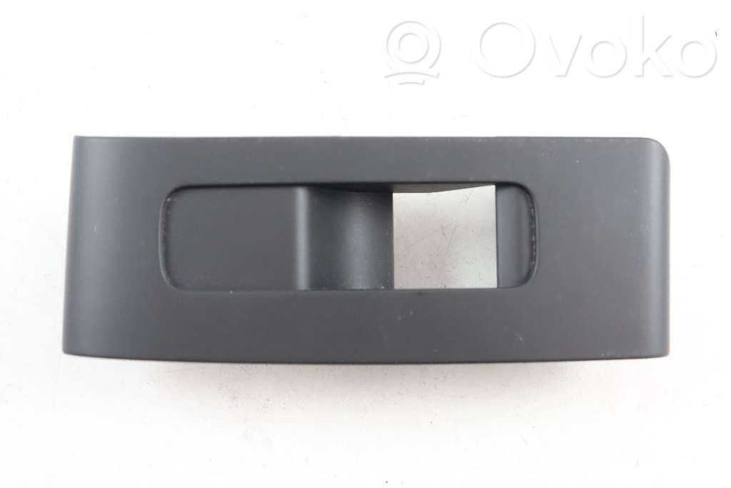 Volvo XC40 Front door trim bar 
