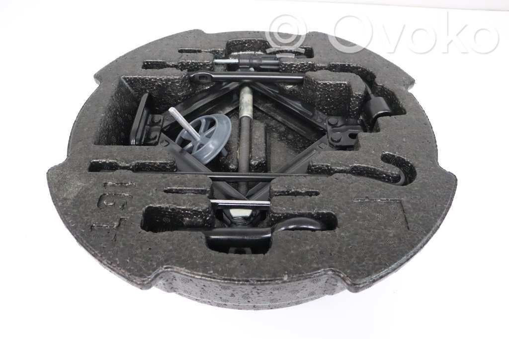 KIA Ceed Tool set 