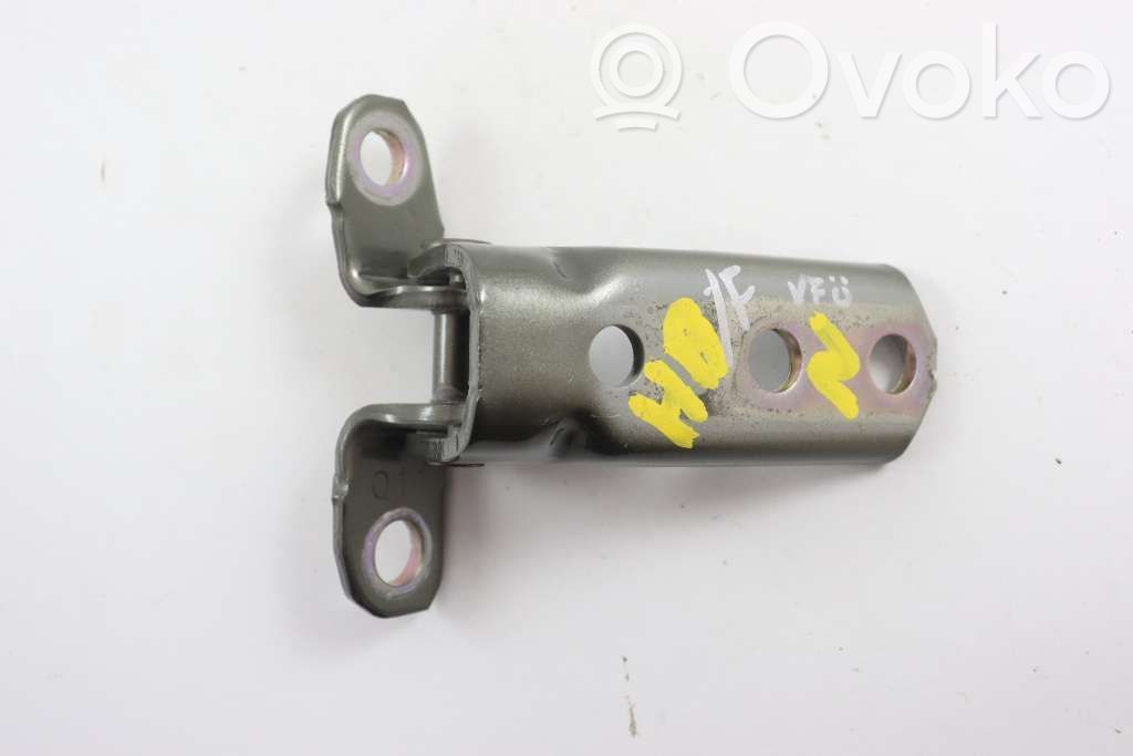 Mitsubishi L200 Front door upper hinge 