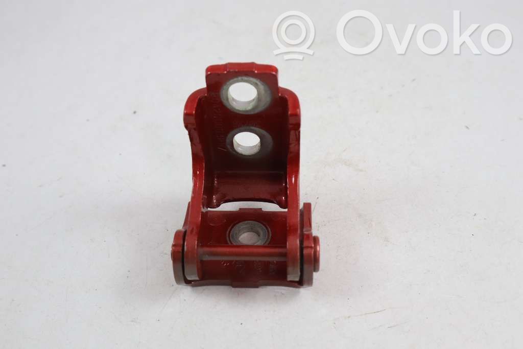 Renault Captur Front door lower hinge 