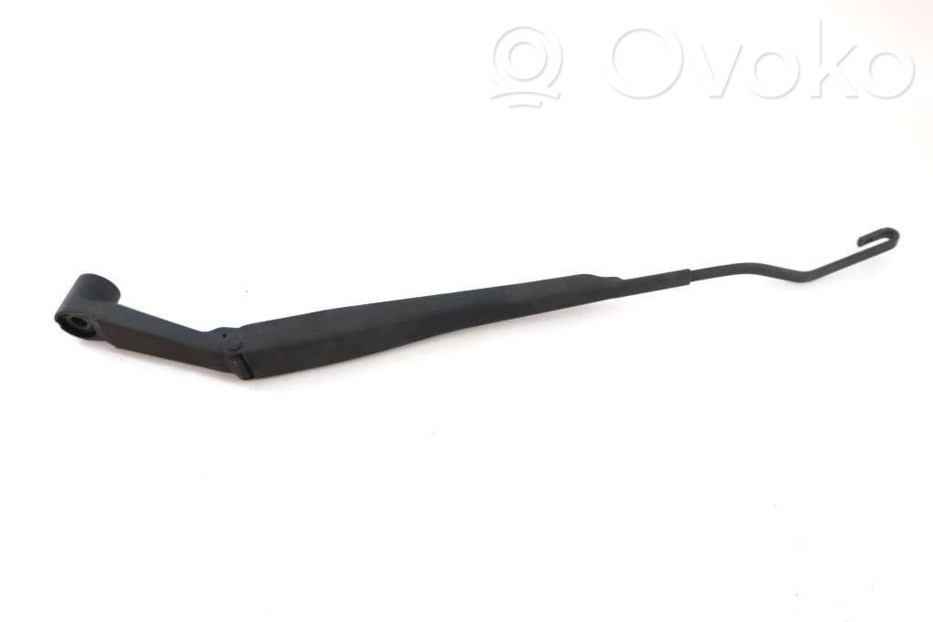 Isuzu D-Max Front wiper blade arm 