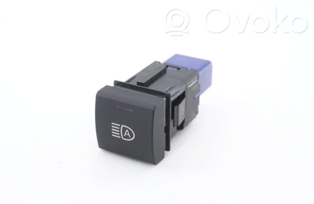Toyota Yaris XP210 Interruptor de luz 