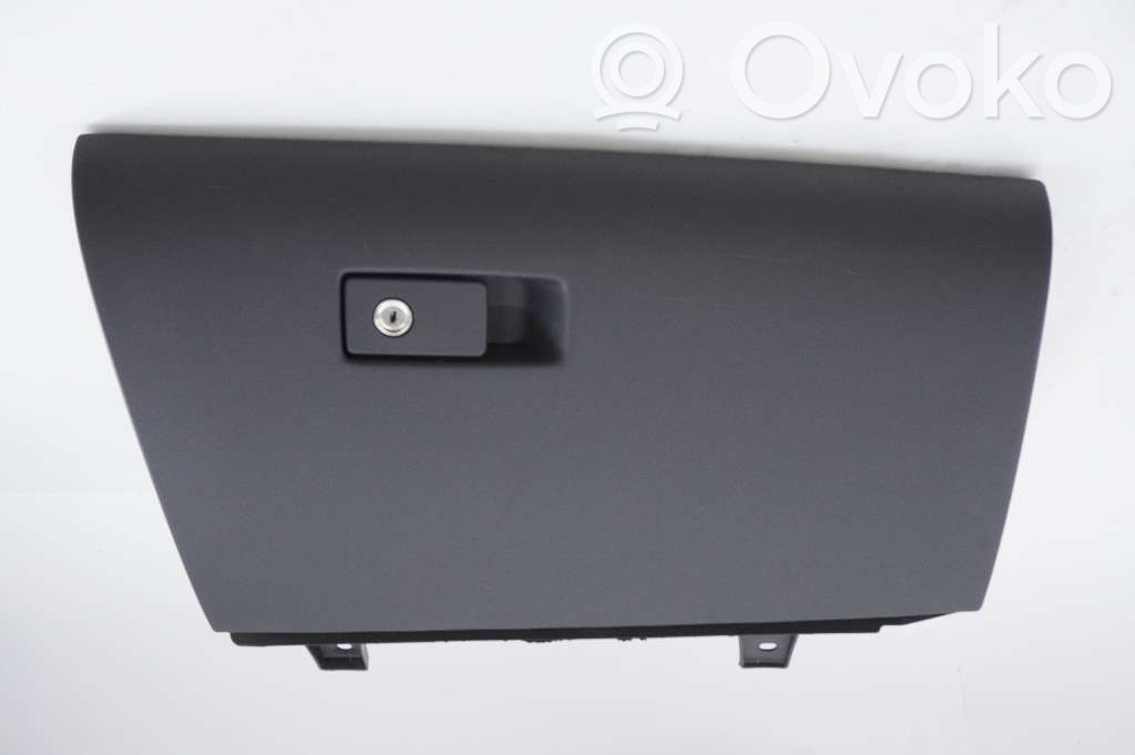 Volvo V60 Daiktadėžės (bordačioko) komplektas 