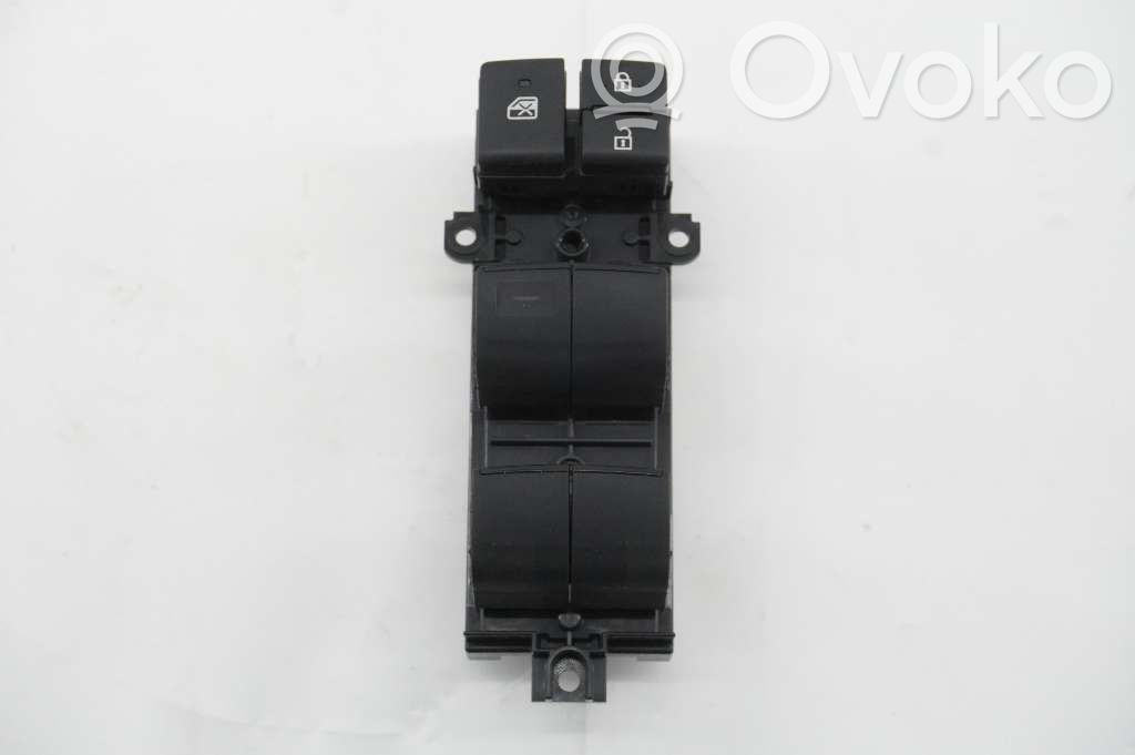 Electric window control switch   8404002550,8404002550