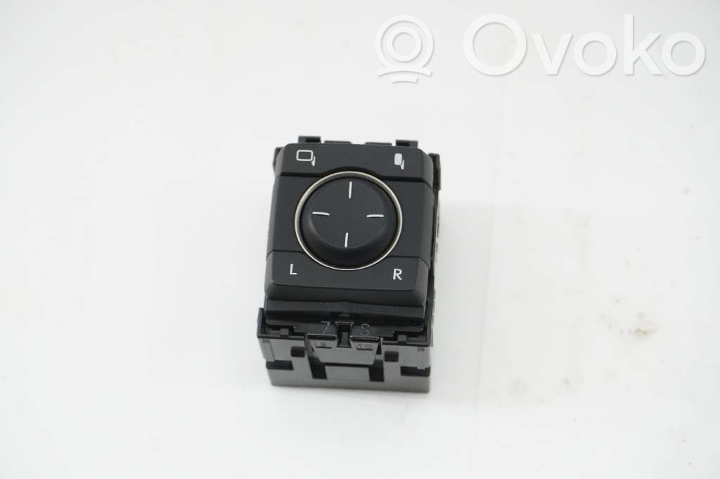 Lexus UX Wing mirror switch 