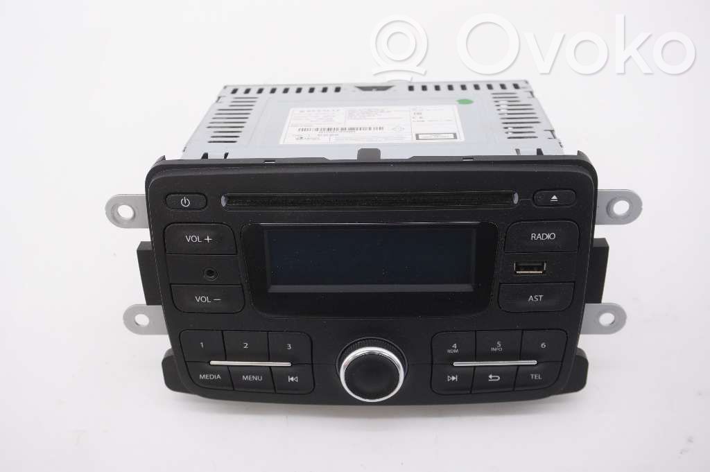 Dacia Dokker Radio/CD/DVD/GPS head unit 