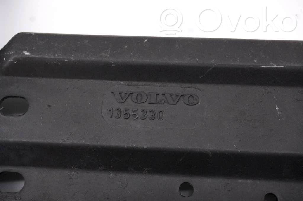 Volvo 740 Viršutinė dalis radiatorių panelės (televizoriaus) 