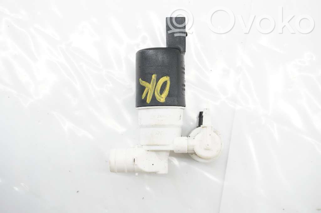 Windscreen/windshield washer pump   31349244,22006902,31349244