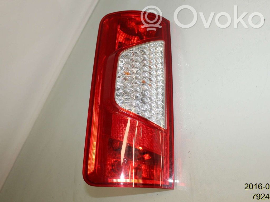 Ford Transit -  Tourneo Connect Aizmugurējais lukturis virsbūvē 