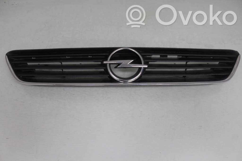 Opel Astra G Etupuskurin alempi jäähdytinsäleikkö 