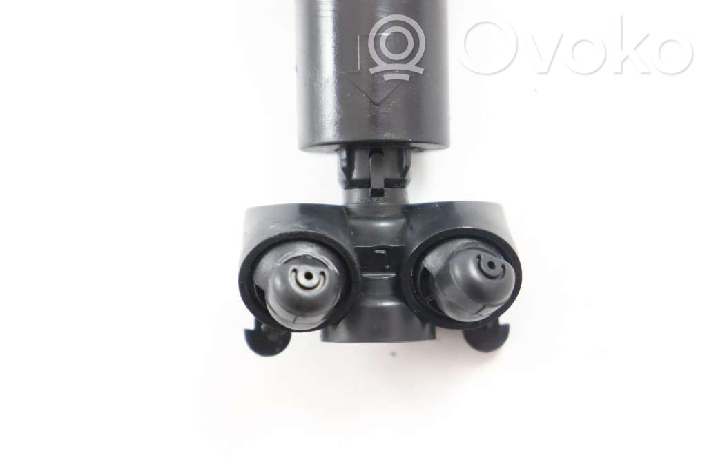 Volkswagen PASSAT B6 Ugello a spruzzo lavavetri per faro