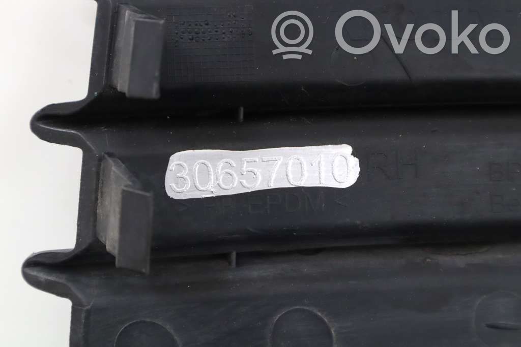 Volvo V50 Etusumuvalon ritilä 
