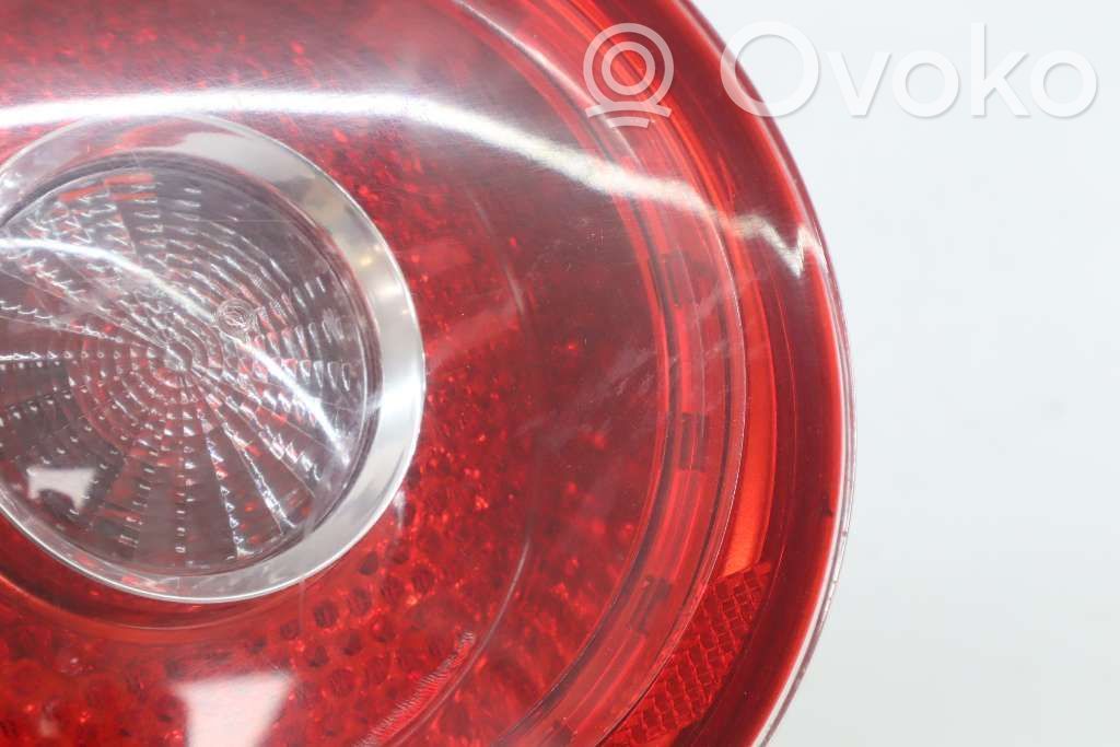 Volkswagen Golf V Lampă spate în capacul portbagajului