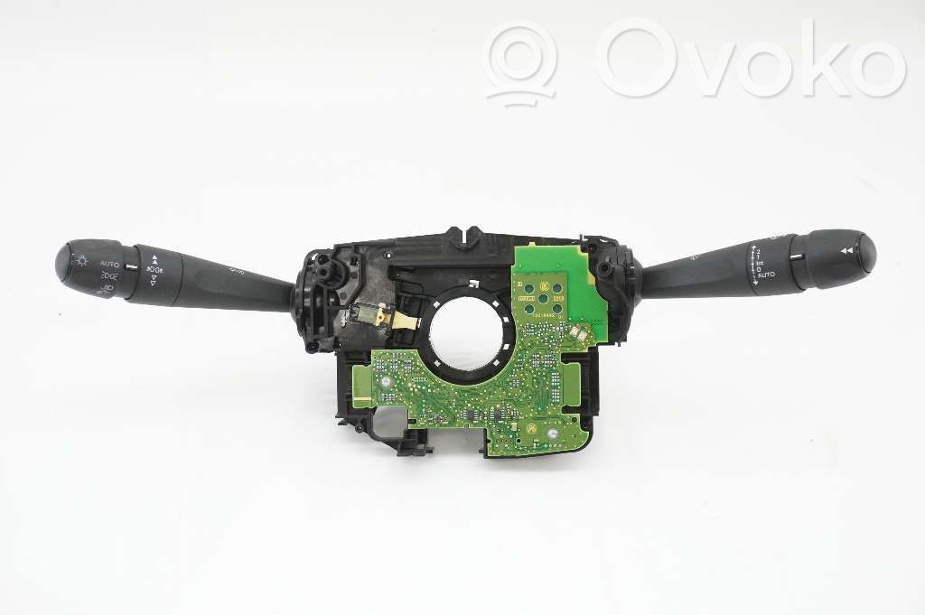 Citroen Berlingo Interruptor/palanca de limpiador de luz de giro 