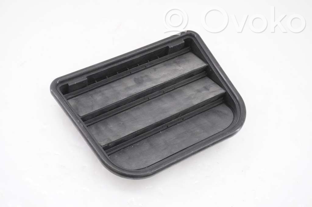 Volvo S60 Quarter panel pressure vent 