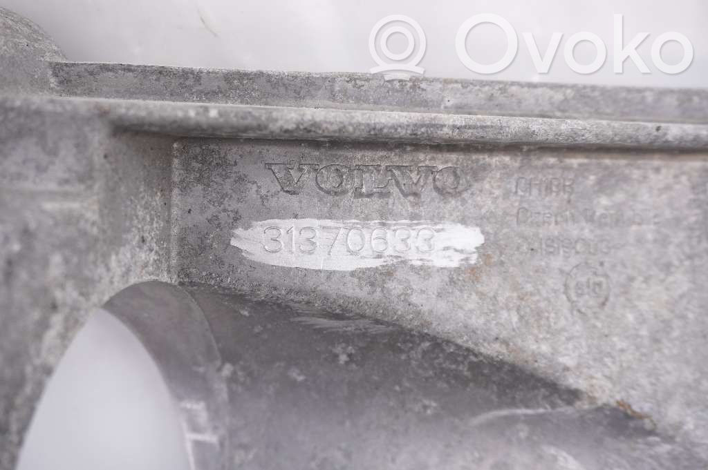 Volvo S90, V90 Staffa/supporto di montaggio della marmitta 