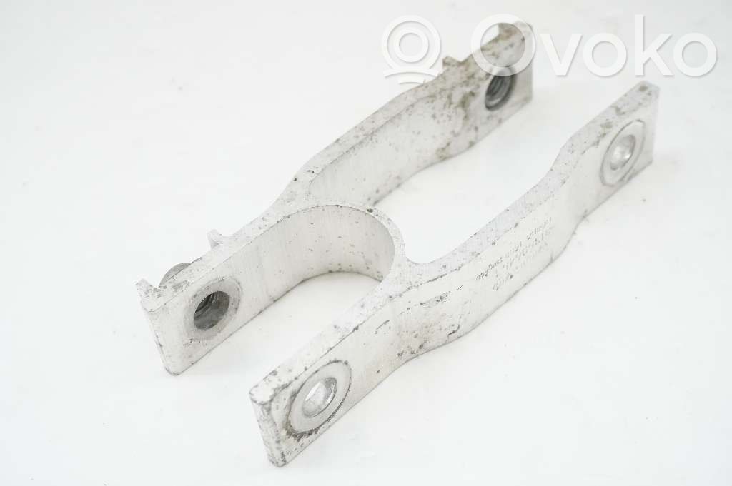 Volvo V40 Cross country Engine mounting bracket 
