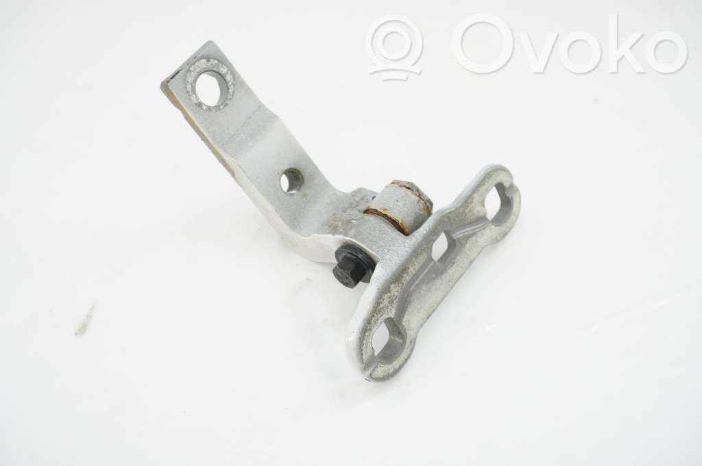 Volvo V60 Front door lower hinge 