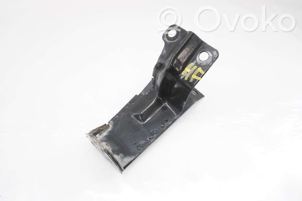 Volvo XC70 Radiator support slam panel bracket 