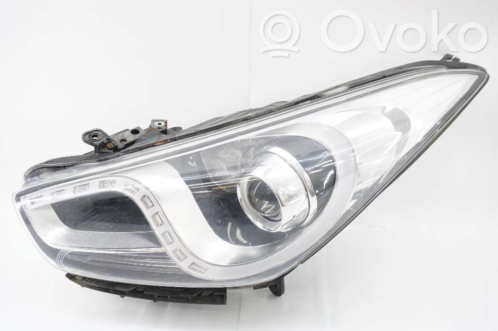 Hyundai i40 Lampa przednia 