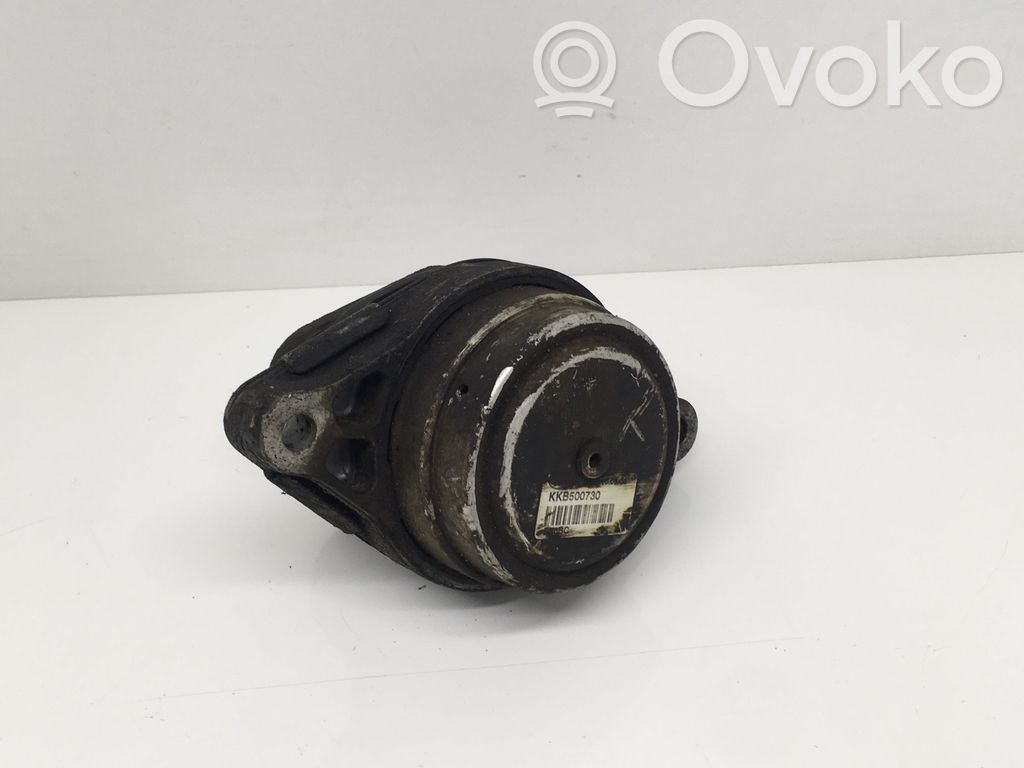 Engine mount bracket   KKB500730