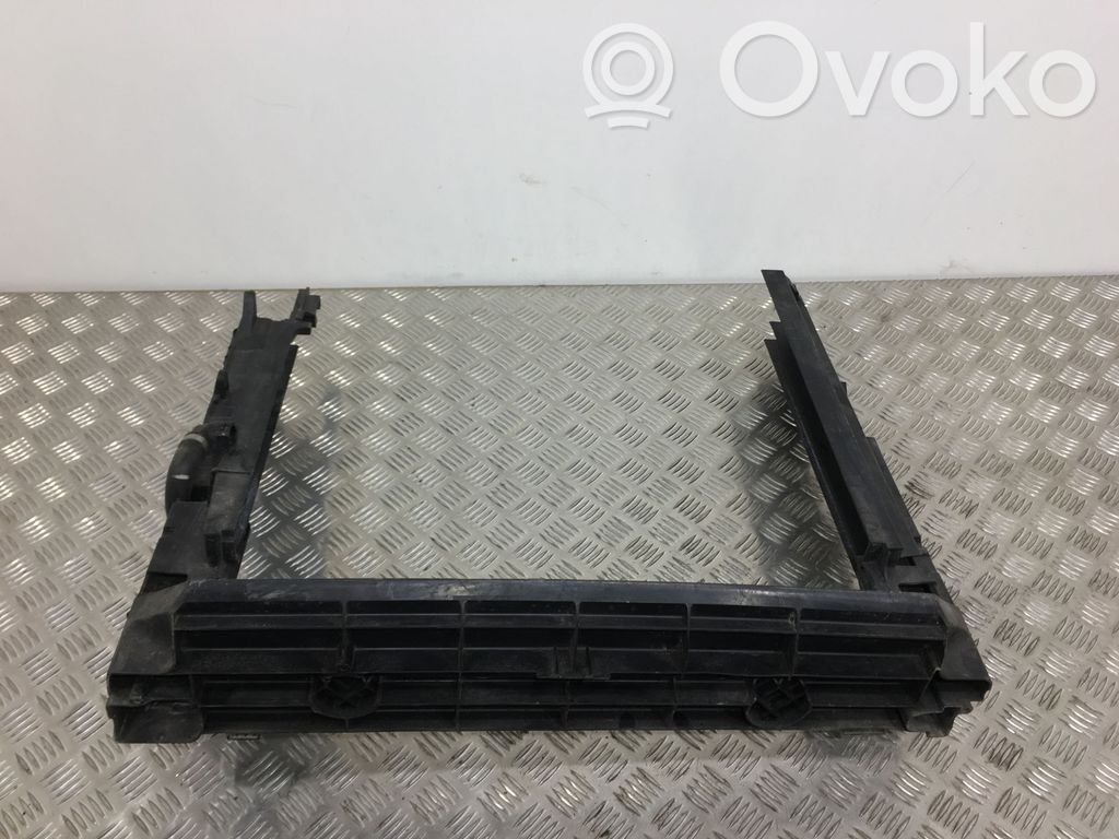 BMW X5 E70 Laikiklis radiatorių panelės (televizoriaus) 