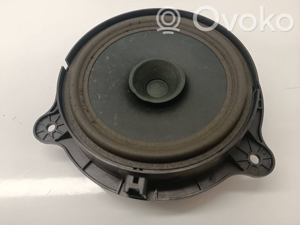 Nissan Qashqai Front door speaker 