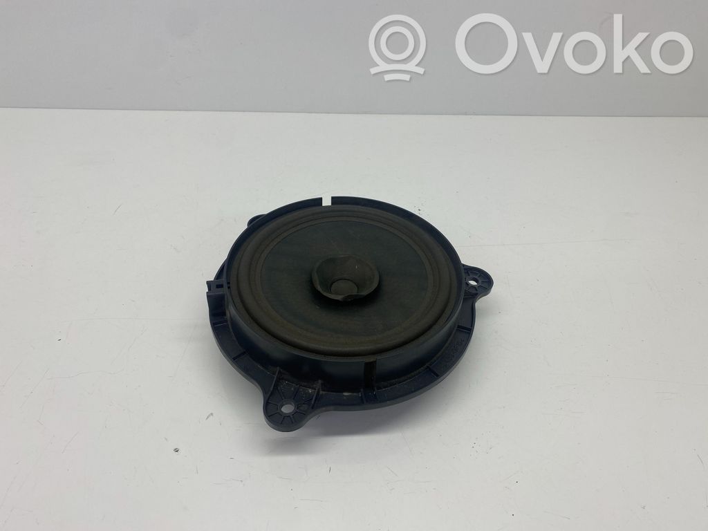 Nissan Qashqai Front door speaker 