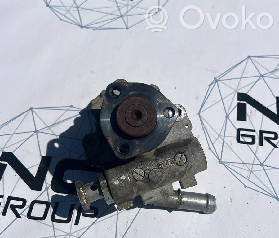 Ohjaustehostimen pumppu   6780459