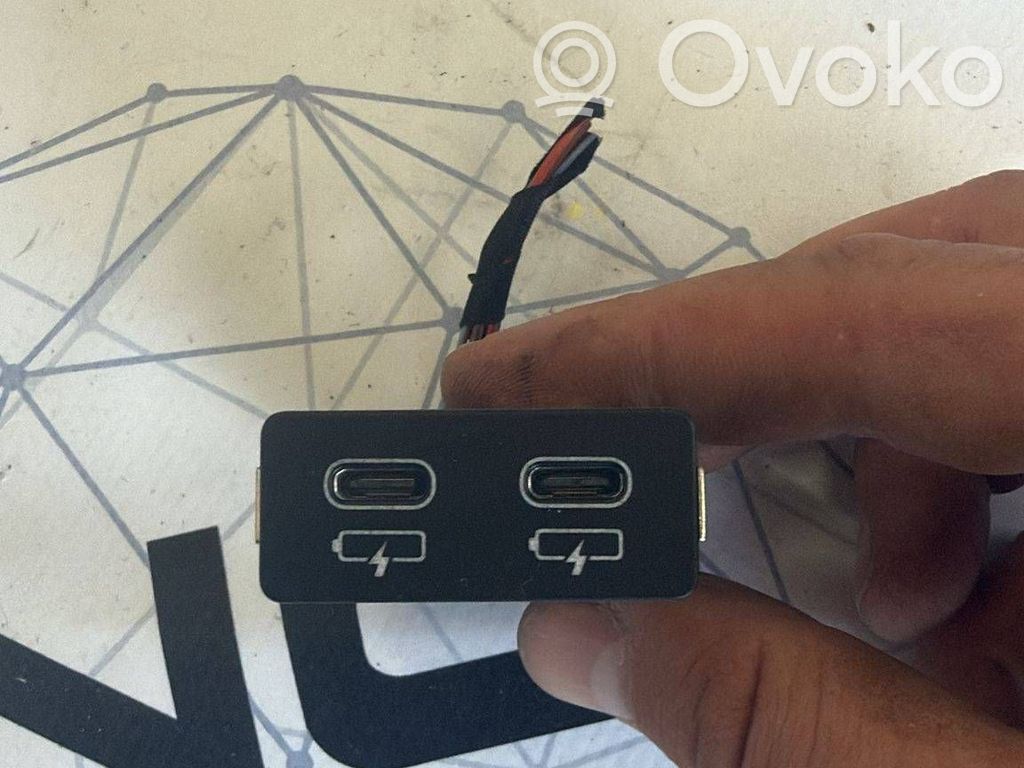 BMW X2 F39 Connettore plug in USB 
