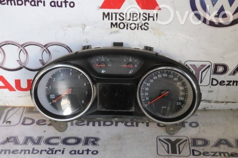Opel Astra K Geschwindigkeitsmesser Cockpit 