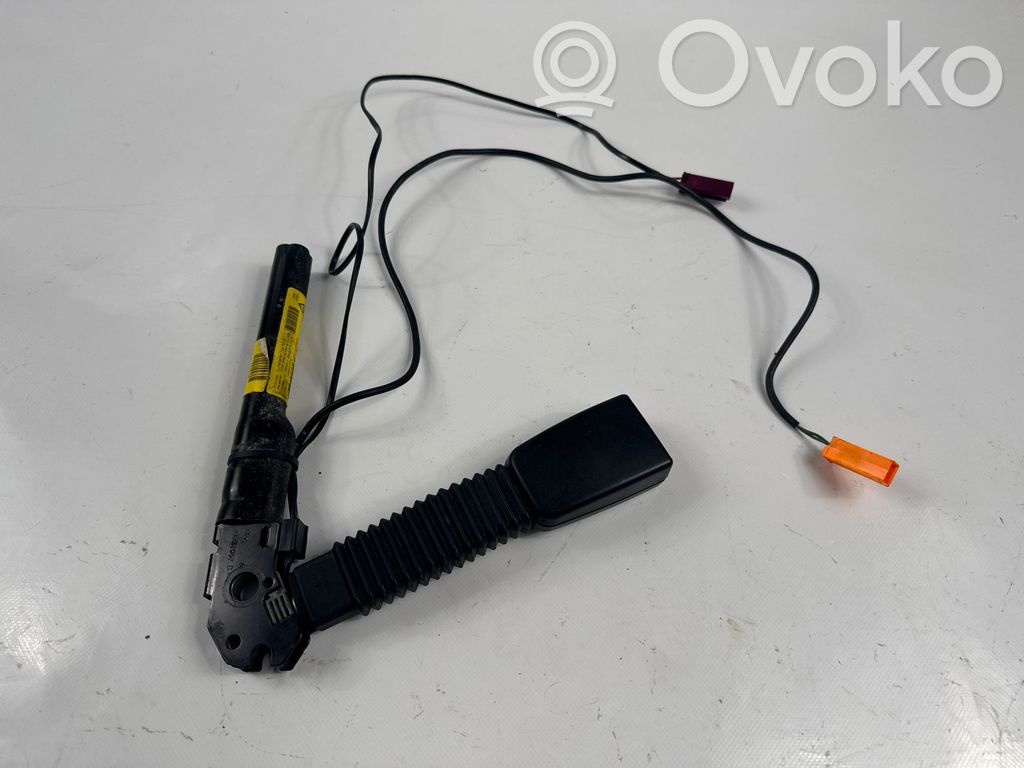 Klamra przedniego pasa bezpieczeństwa   33057735B,4M51A51208CB,115214600B