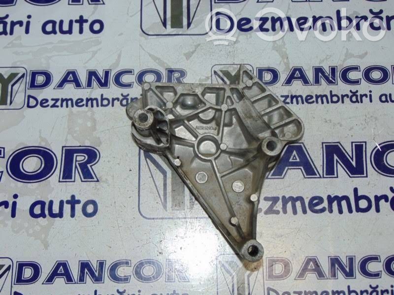 Audi A3 S3 8P Engine mounting bracket 