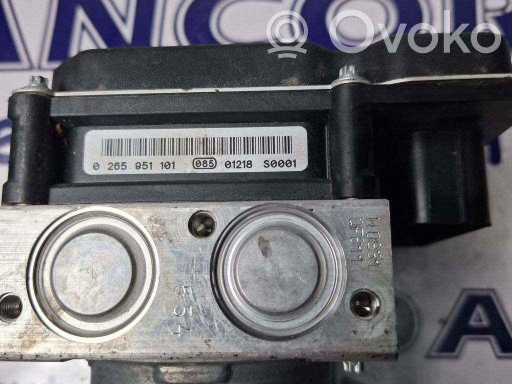 ABS-pumppu   3451679899