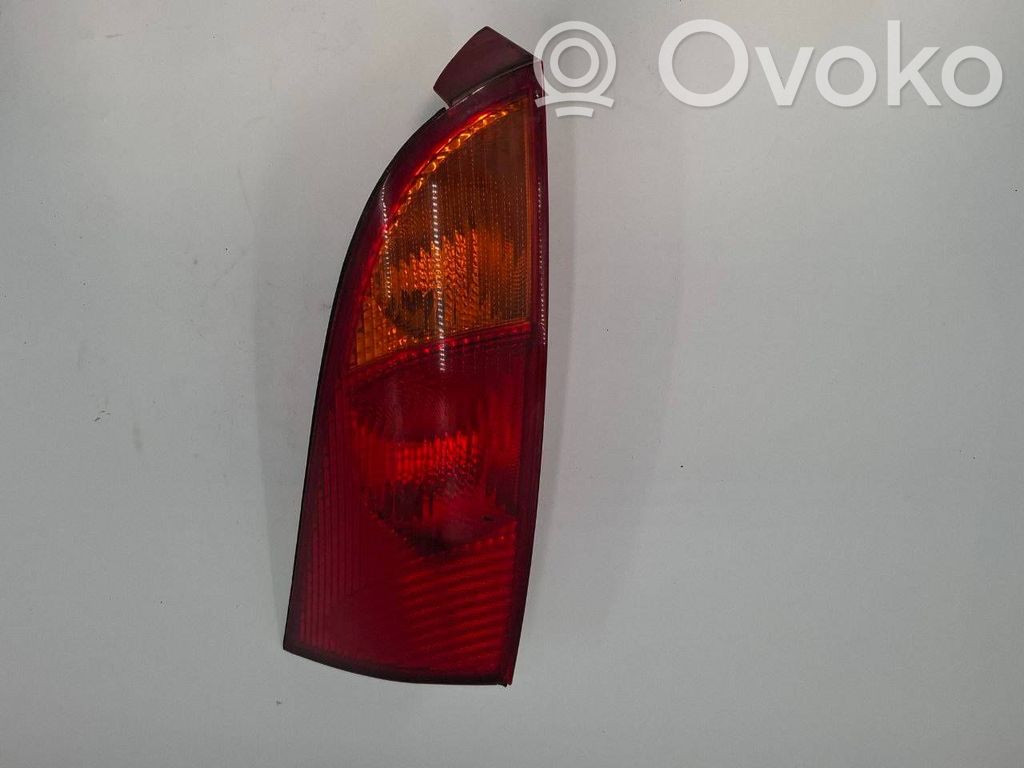 Ford Focus Aizmugurējais lukturis virsbūvē 