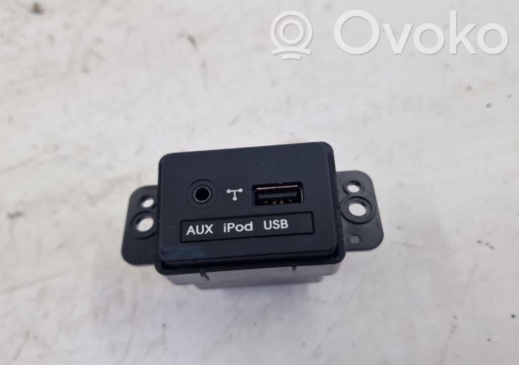 KIA Sorento Enchufe conector USB 