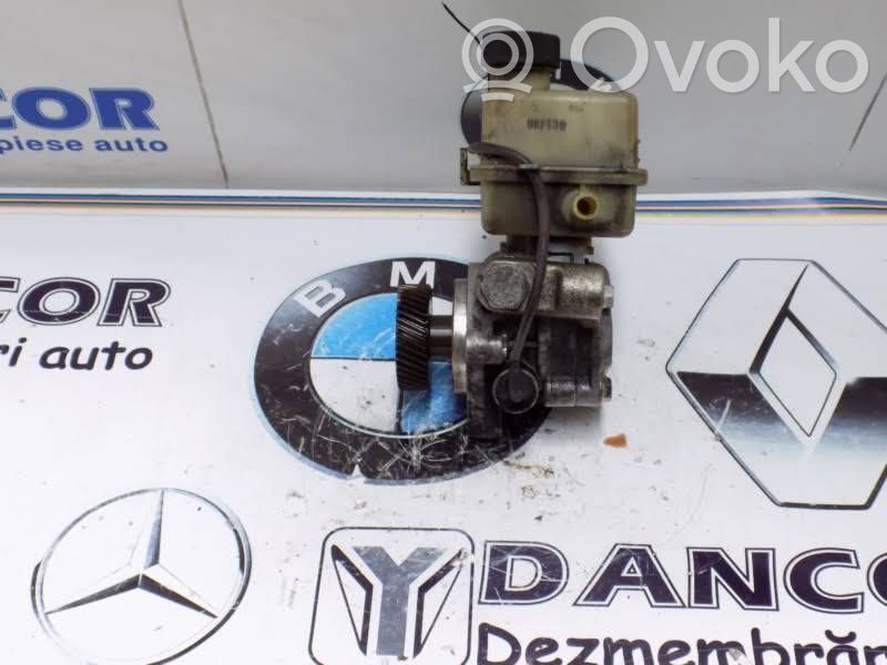 Mazda 5 Power steering pump 