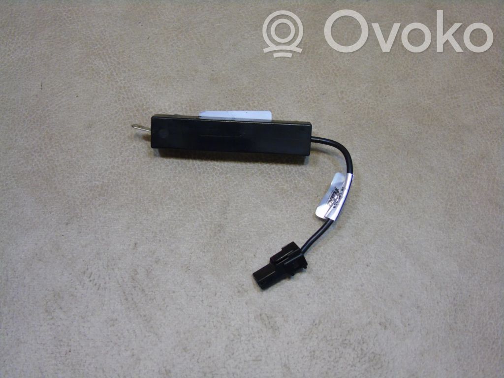 Mercedes-Benz E W212 Antenos stiprintuvas 