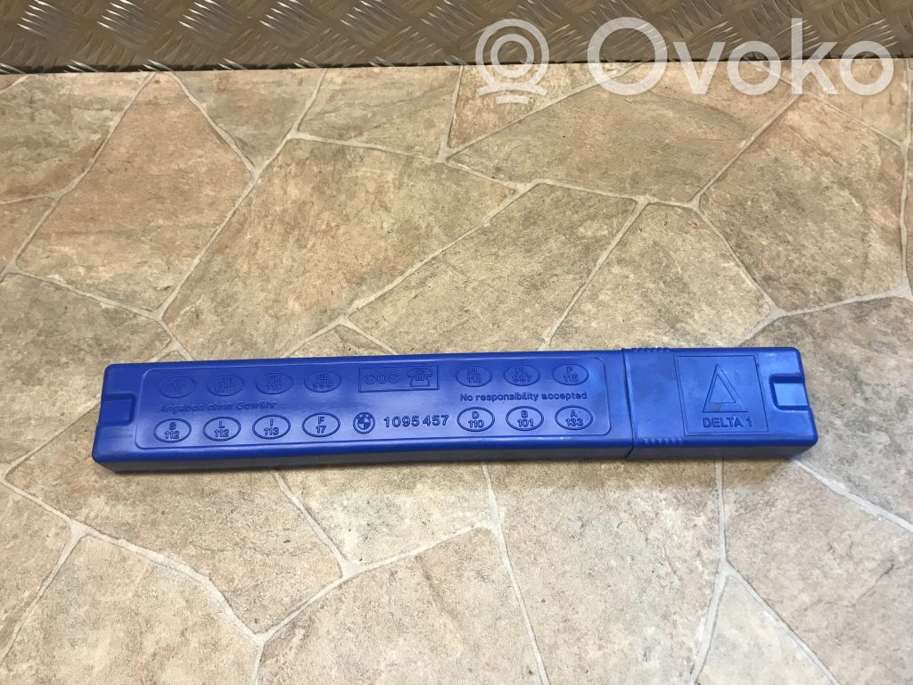 BMW 3 E90 E91 Werkzeugkasten 
