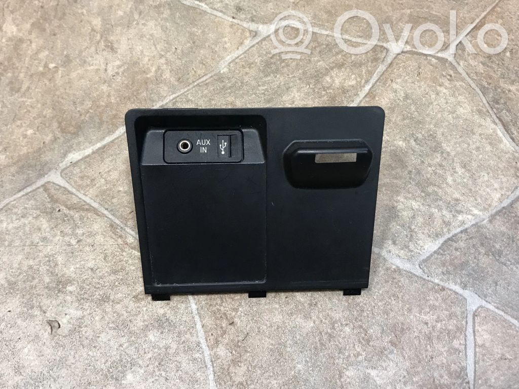 BMW X6 E71 AUX in-socket connector 