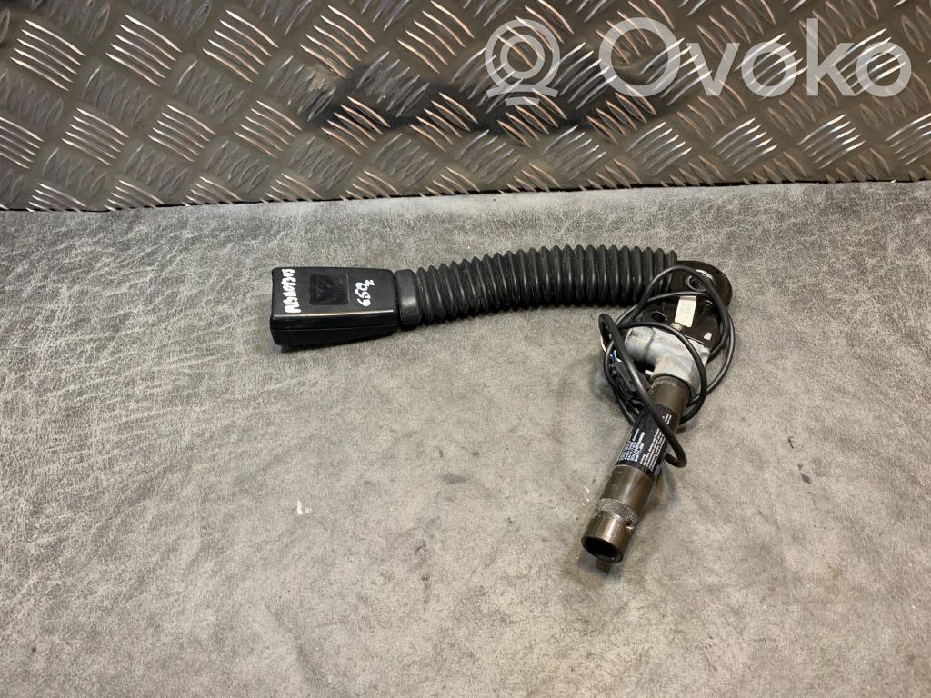 BMW 7 E65 E66 Gurtschloss vorne 