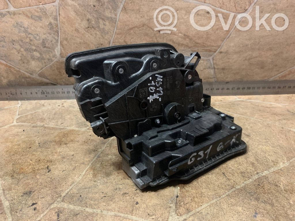 BMW 5 G30 G31 G38 Aizmugurē slēdzene 