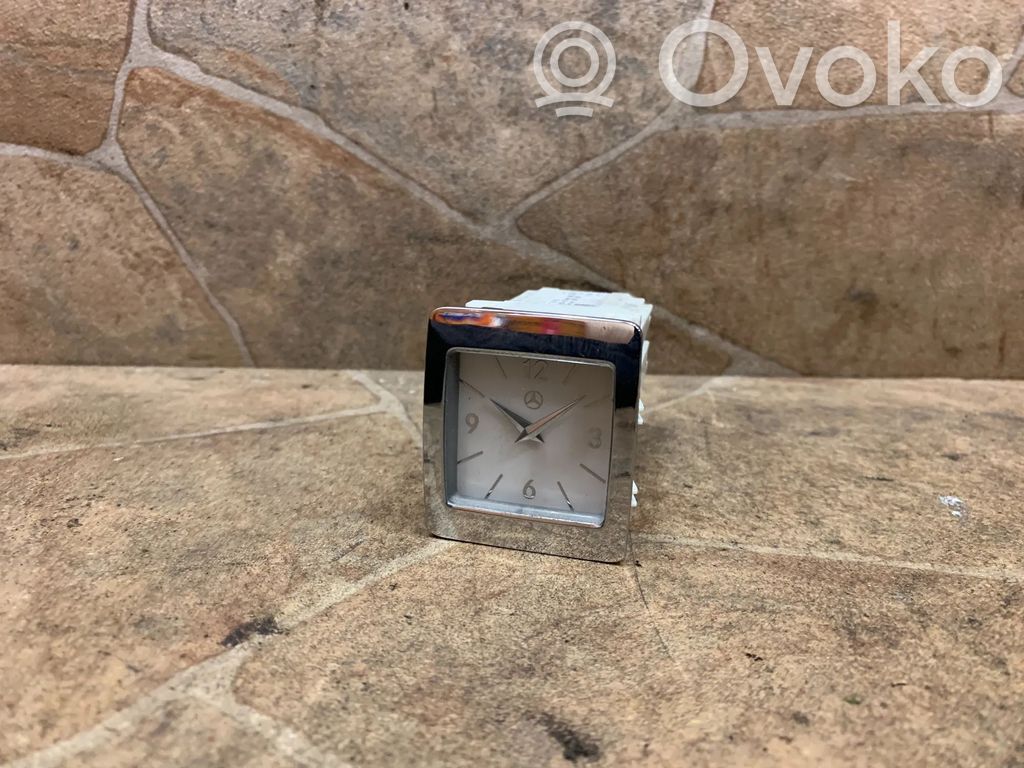 Mercedes-Benz E W212 Clock 